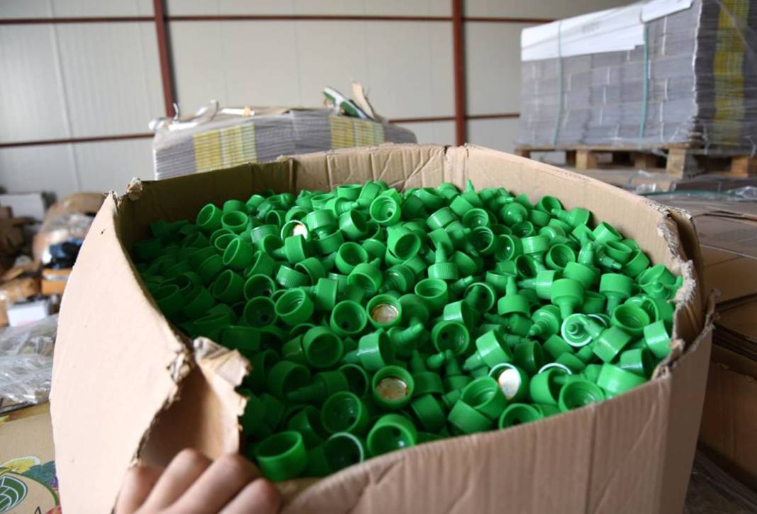 O kentte 17 ton çürümüş et ele geçirildi! Restoranlara satmak üzereyken yakalandılar 17